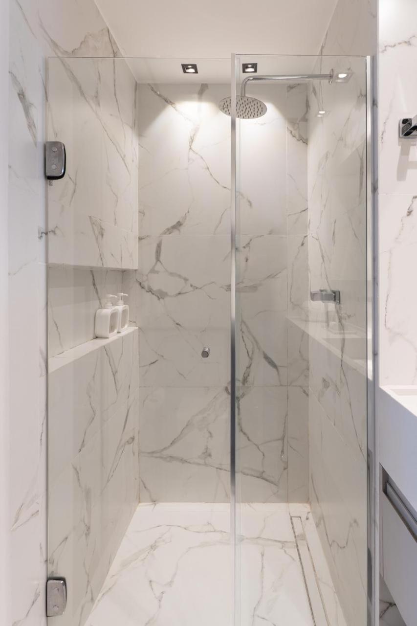 Jeronimo Da Veiga 248 - Flat 1301 * São Paulo